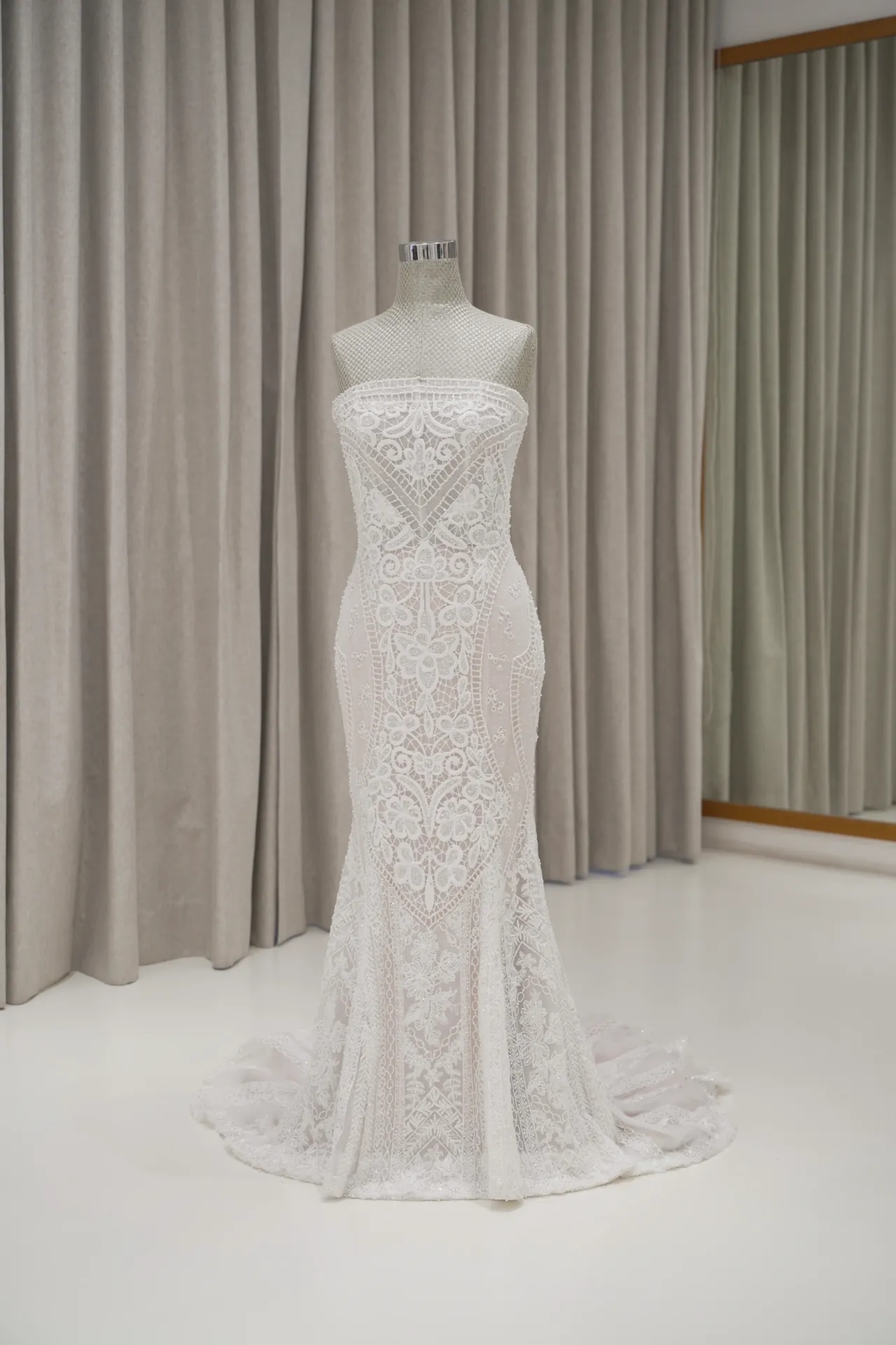 Cynthia Nio - Crochet Lace Wedding Dress