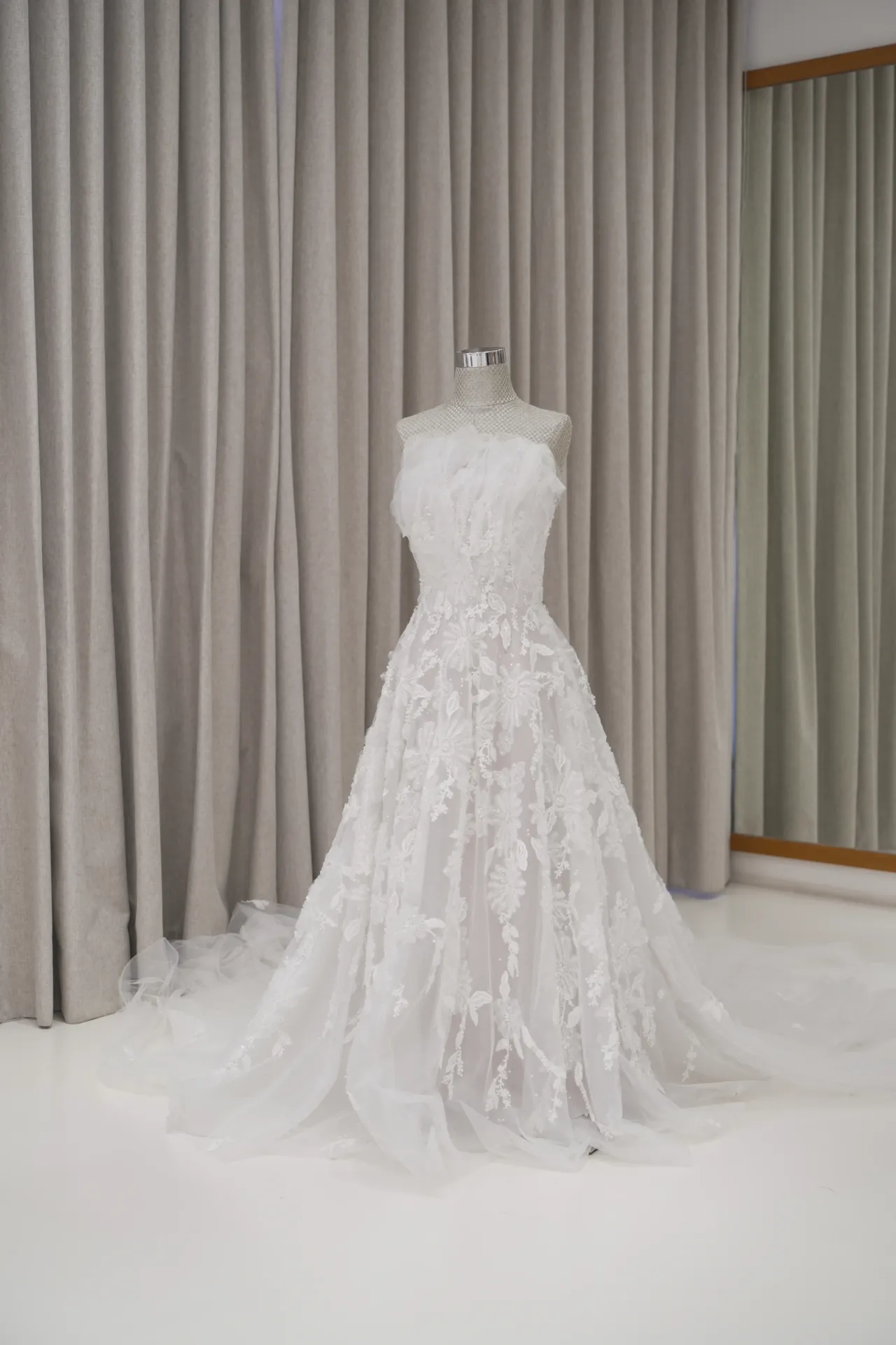 Claudia Laurent - Floral Wedding Dress