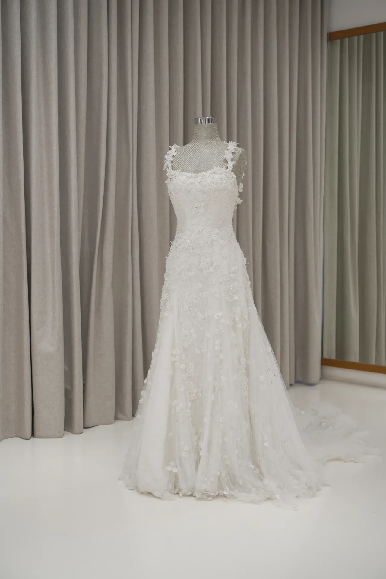 Jenica - Floral Wedding Dress