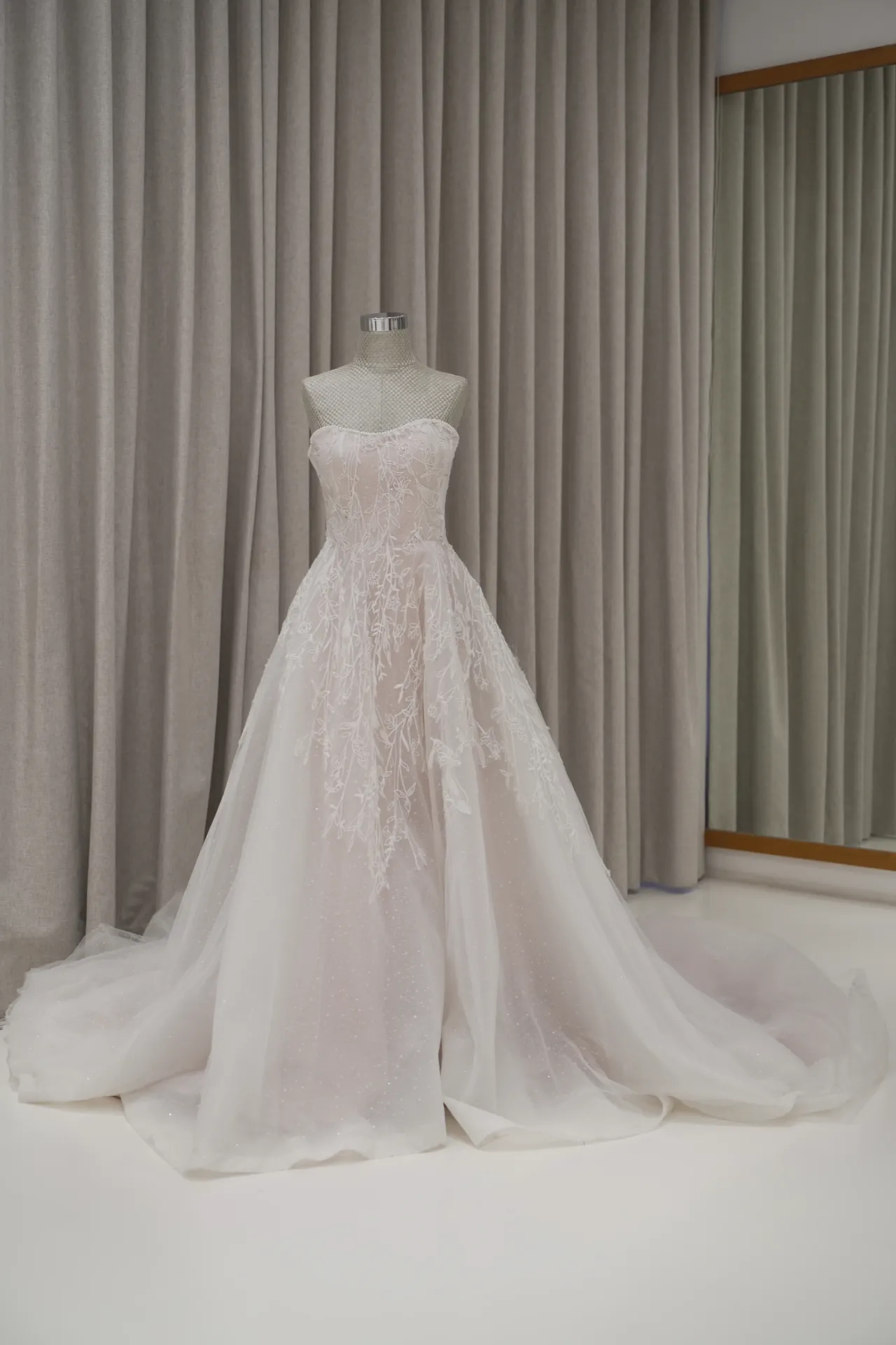 Inez - Floral Wedding Dress