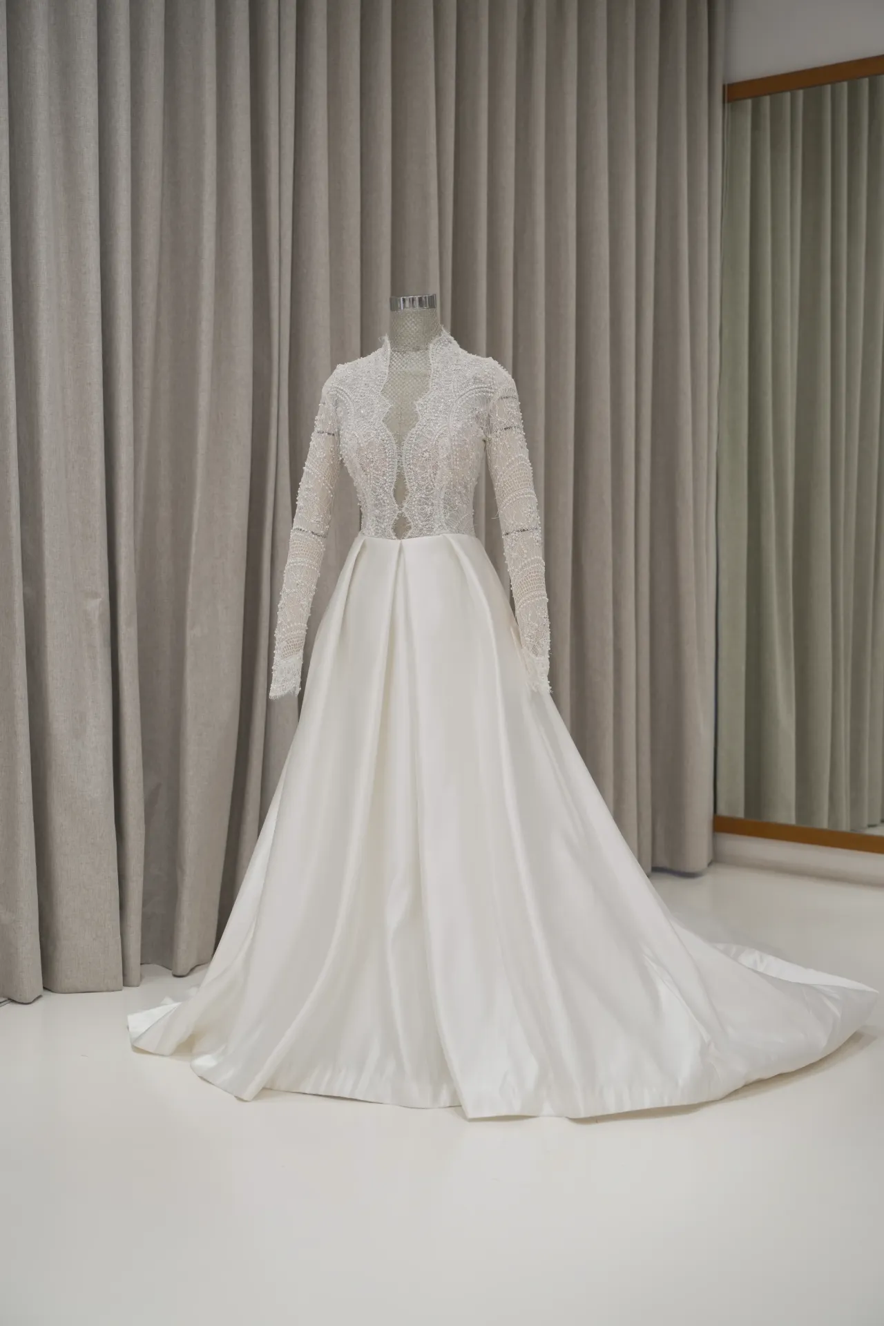 Vannessa - Mix Lace and Plain Wedding Dress