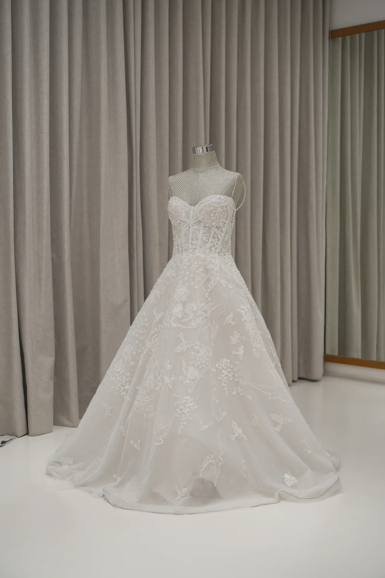 Catrina - Embroidery on Glitter A-Line Wedding Dress