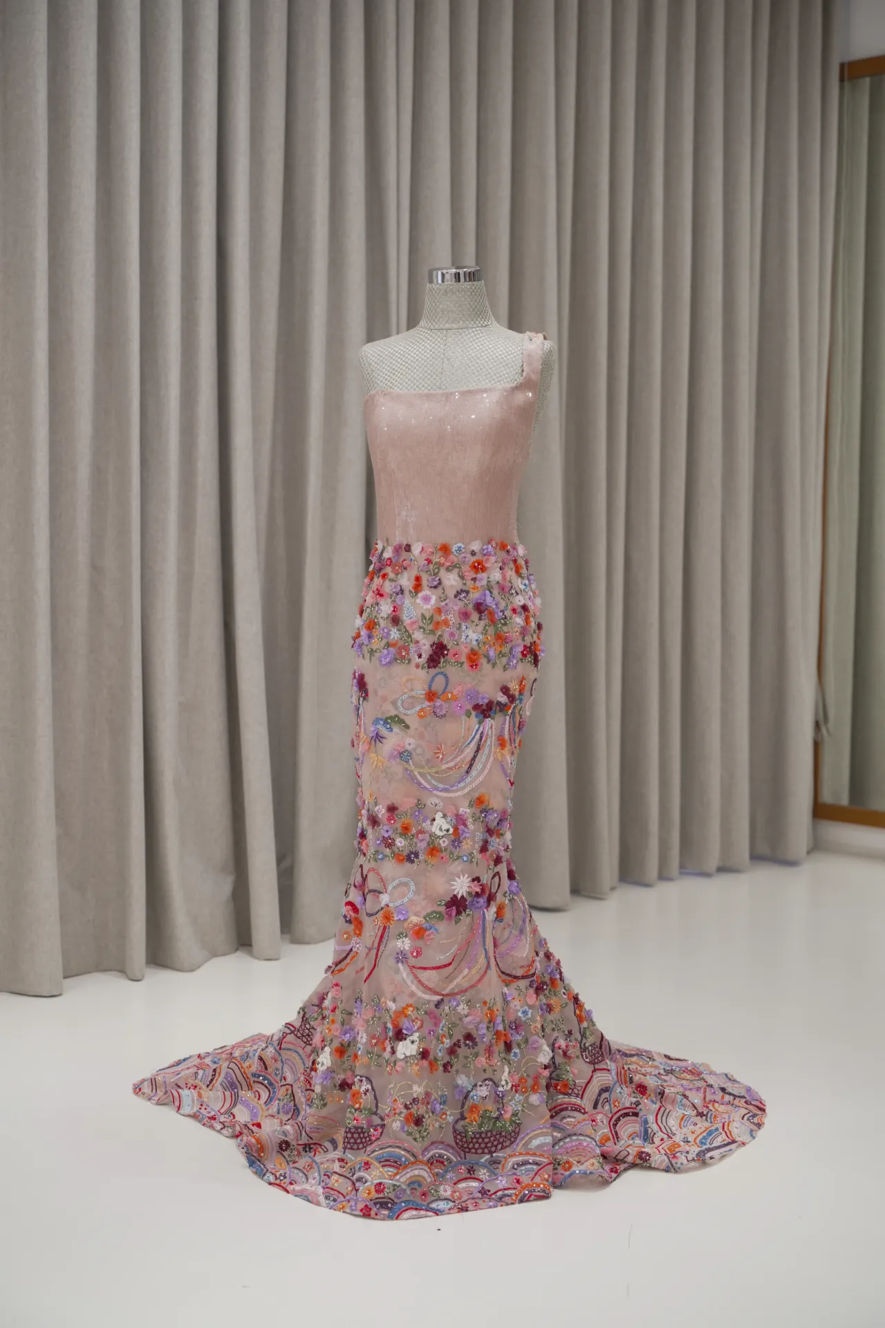 Charin - Cheongsam in Rose Gold/Pink