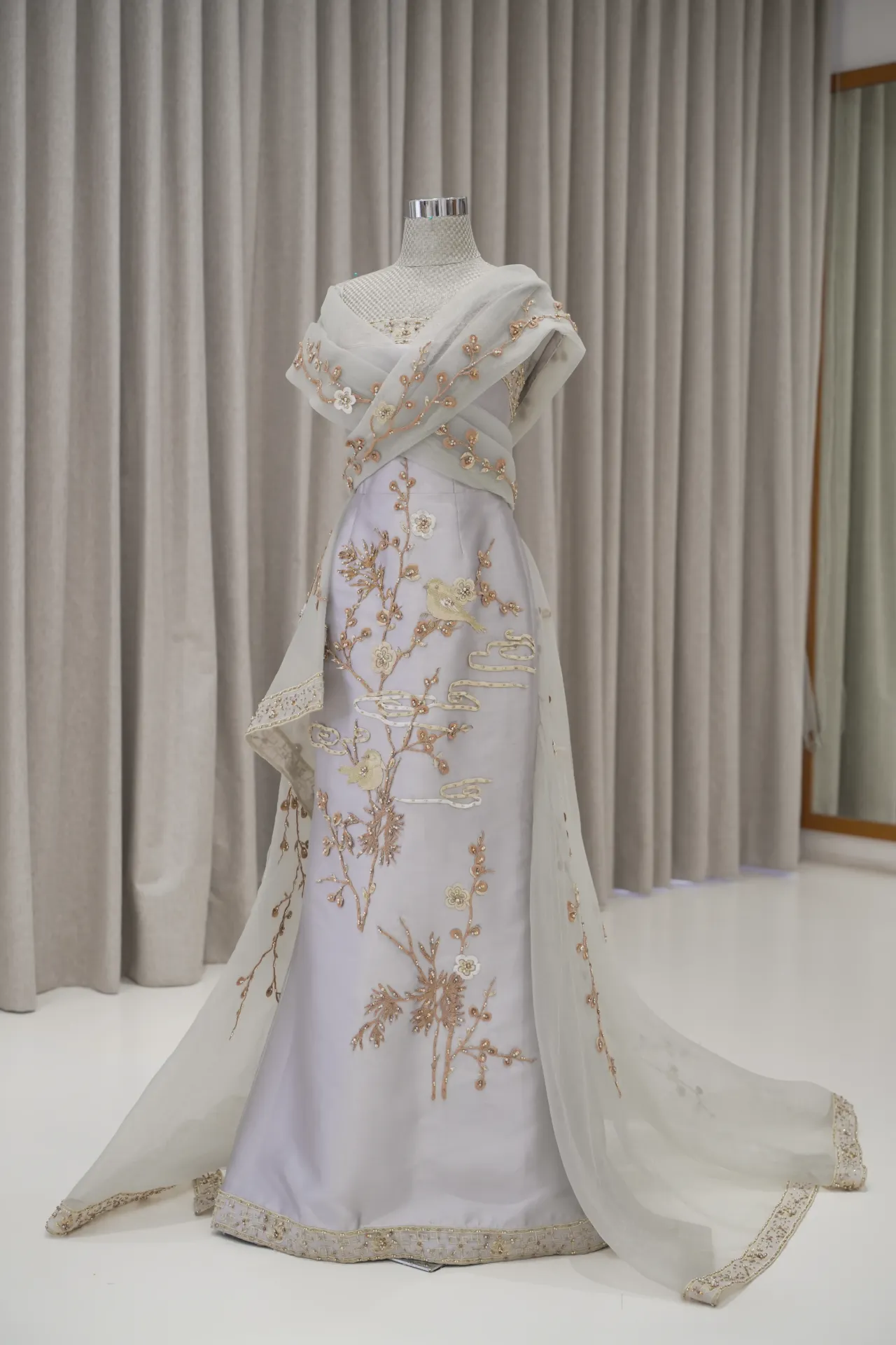 Verina - Cheongsam in Silver