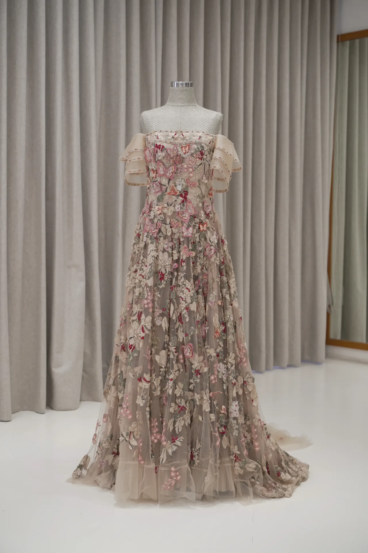 Selly - Cheongsam in Pink Floral