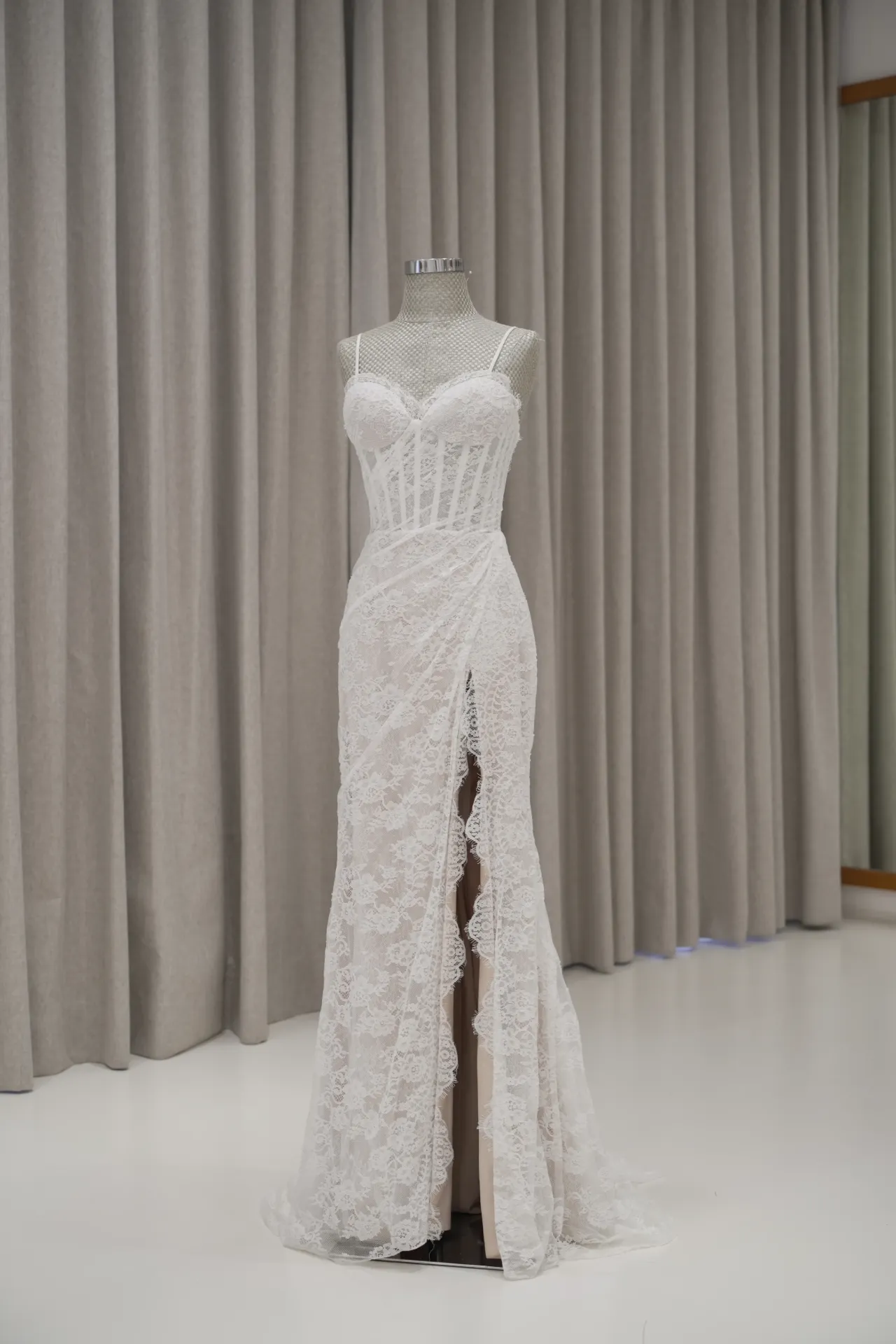 Priscilla Claudia - Chantilly Lace Robe