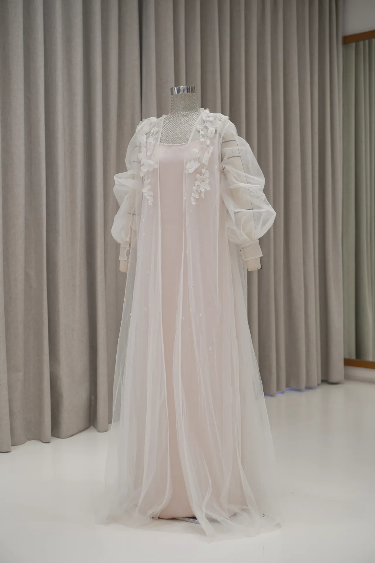 Erna - Floral Puff Sleeves Tulle Kimon Robe