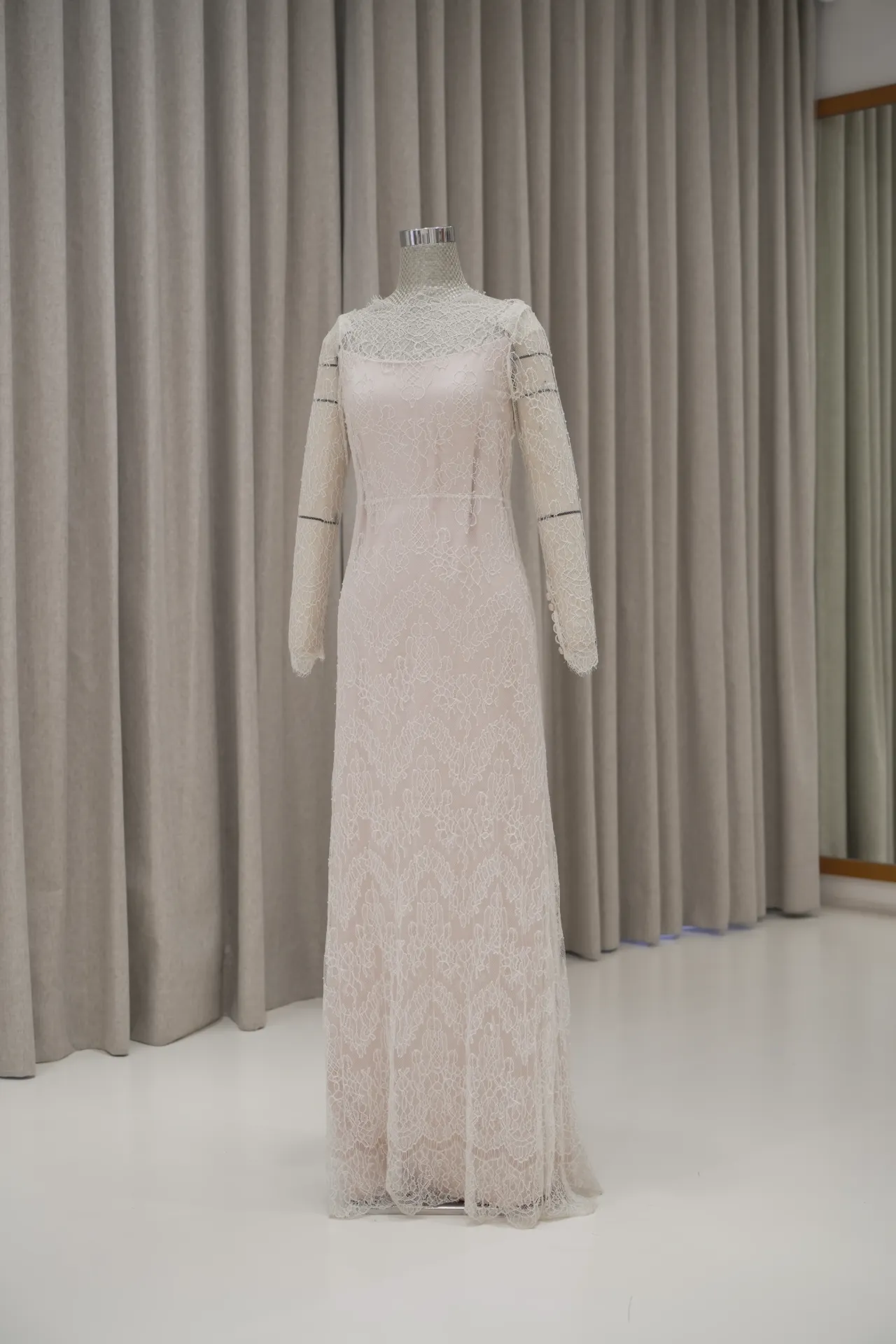 Tiffany - Chantilly Lace Mermaid Robe