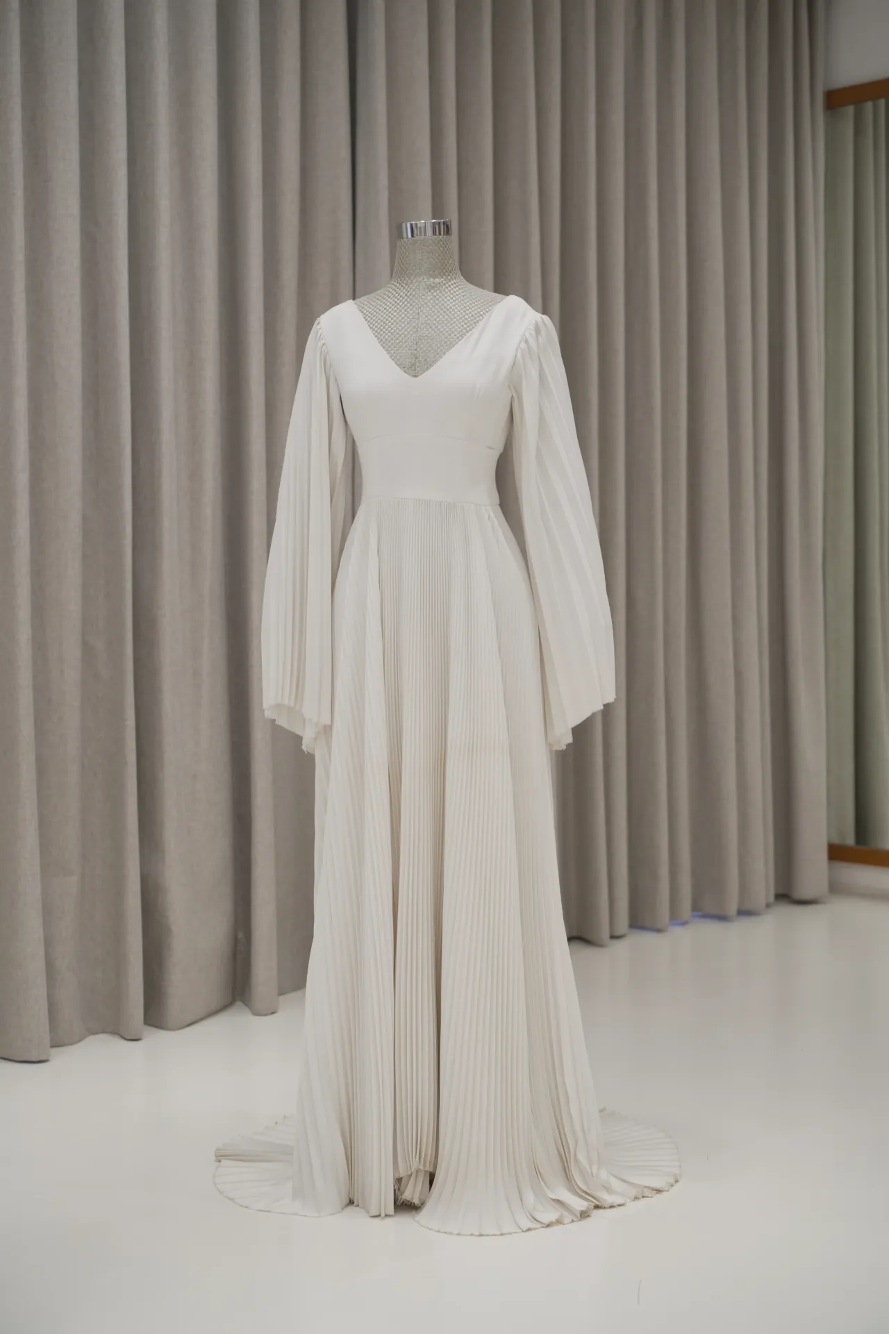 Anika - Cape Sleeves Pleated Gabardin Robe