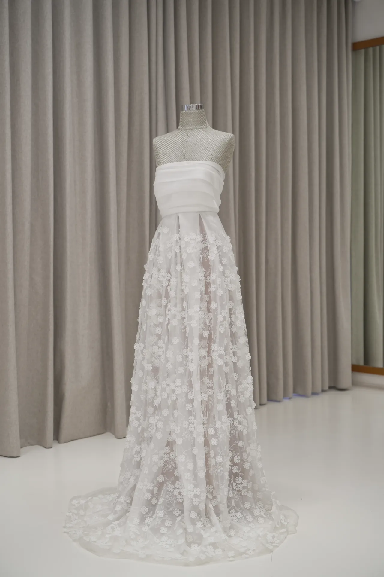 Felicia Tjandra - Hanbok Style Floral Tube Robe