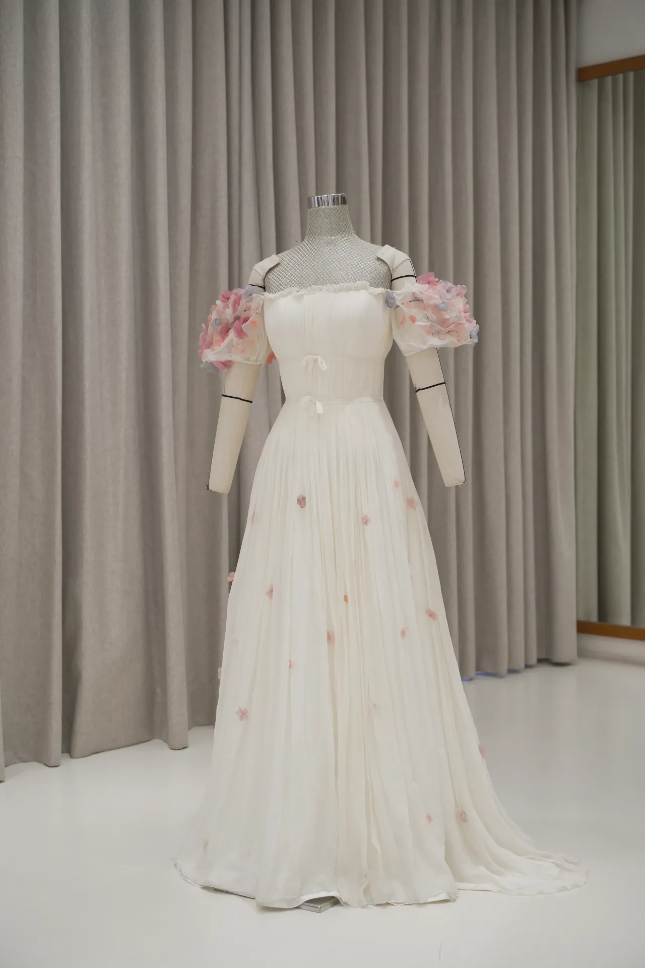 Janice - Puff Sleeves Colorful FLoral with Pleated Silk Skirt Robe