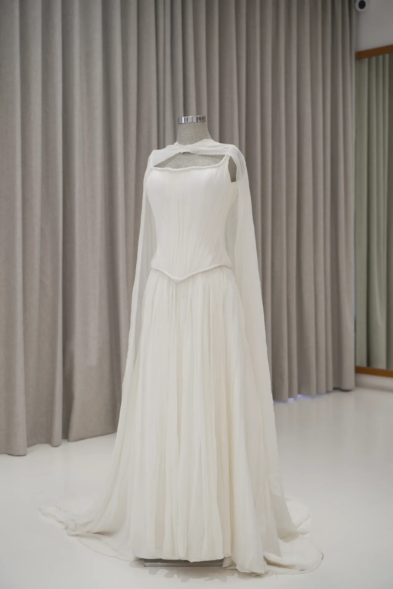 Jennifer Thian - Plain Silk Robe