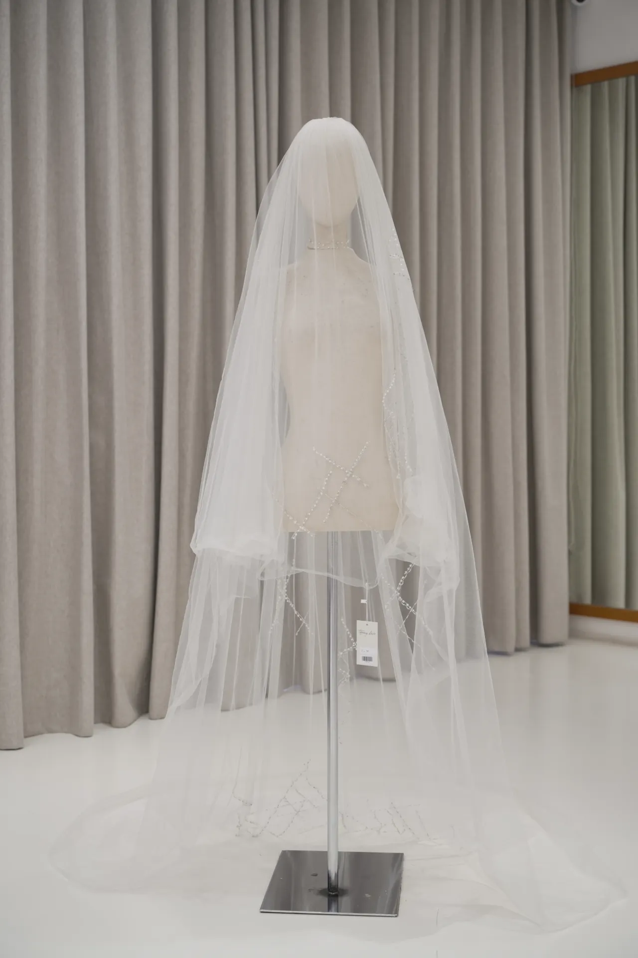 Veil 13