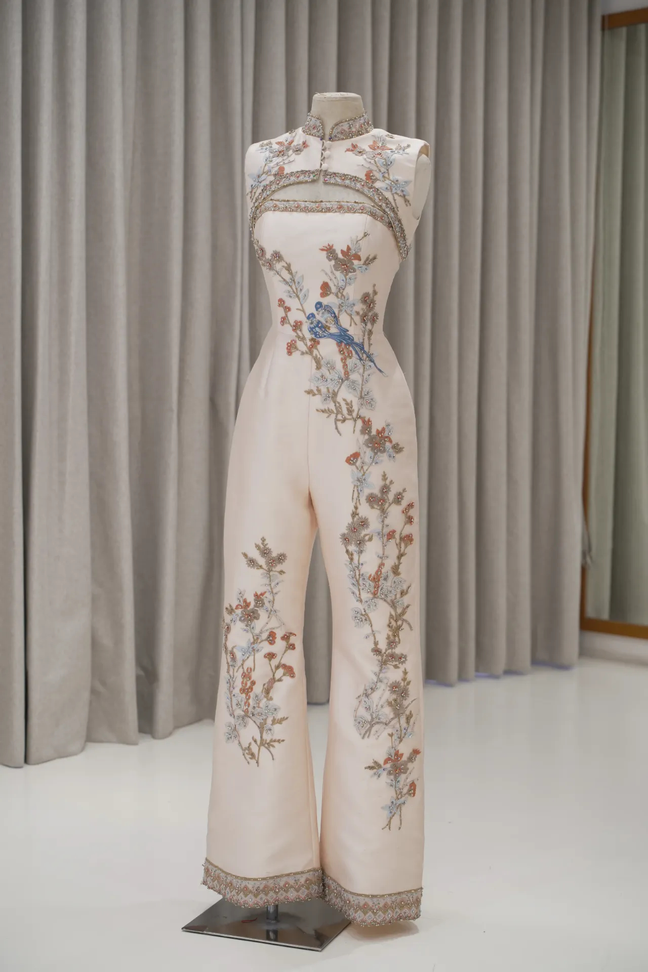 Jumpsuit Cheongsam in Cream Champagne